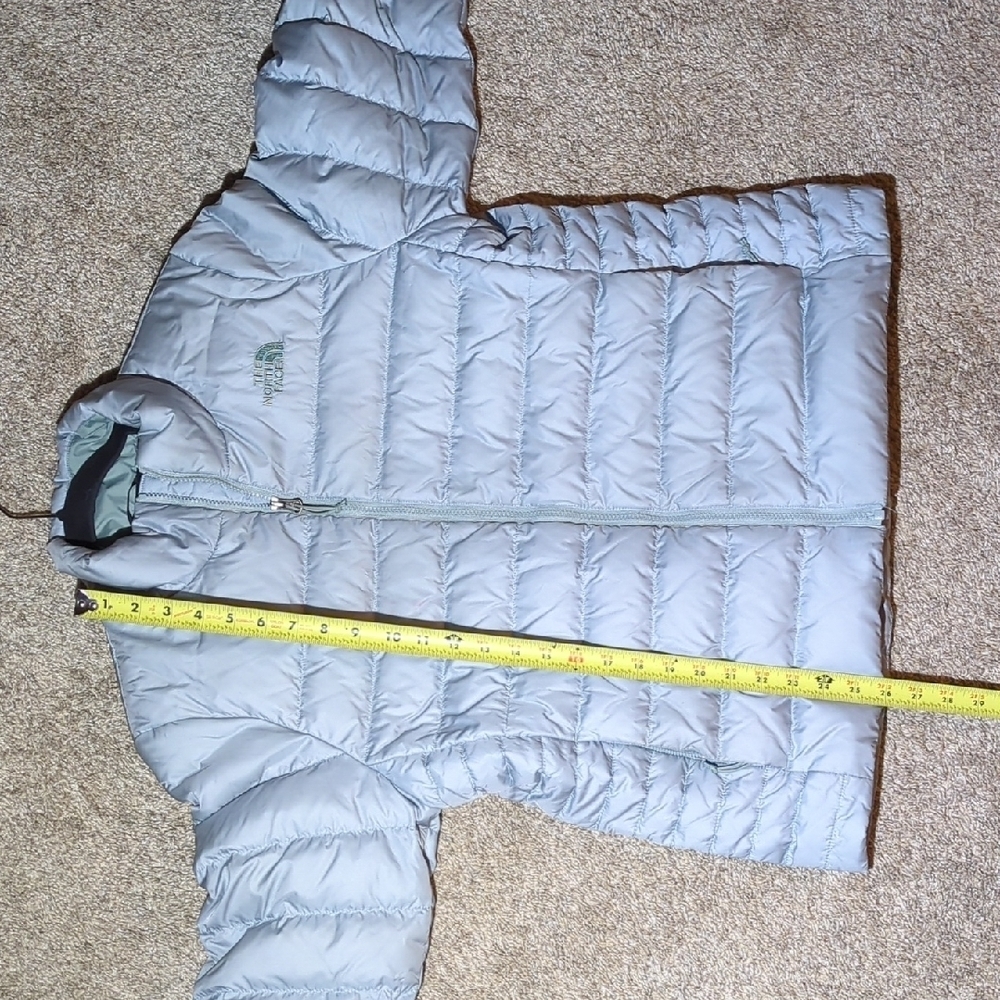 The North Face Women's Light Gray Puffer Jacket - Picture 11 of 16